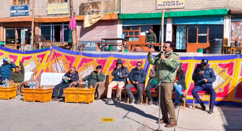 Traffic Police Ladakh Jk Bank Hold Awareness Session On Road Safety
